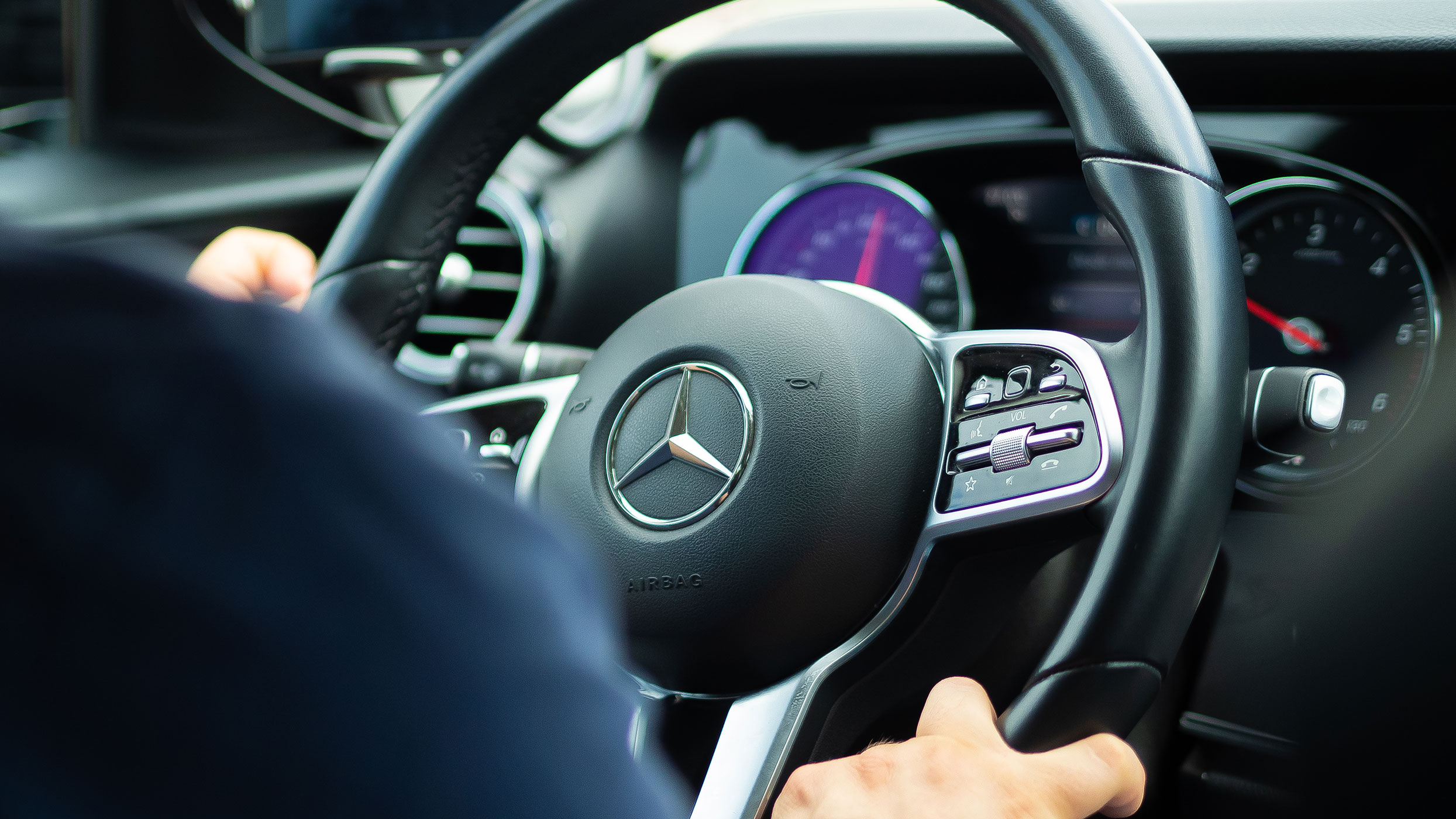 Taxi Mercedes Barcelona: traslado ejecutivo con confort, imagen y puntualidad
