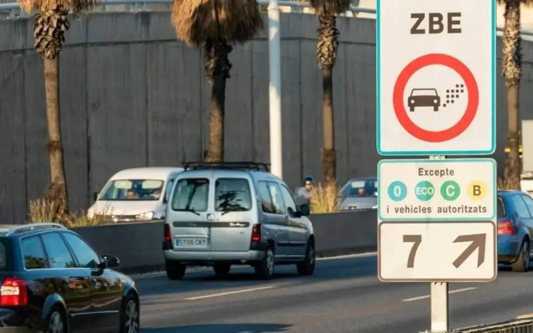 Muévete sin emisiones con taxi Tesla Barcelona y disfruta de un viaje silencioso